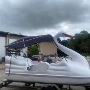 Pedalinho Cisne Família com capota retrátil Duty do Brasil